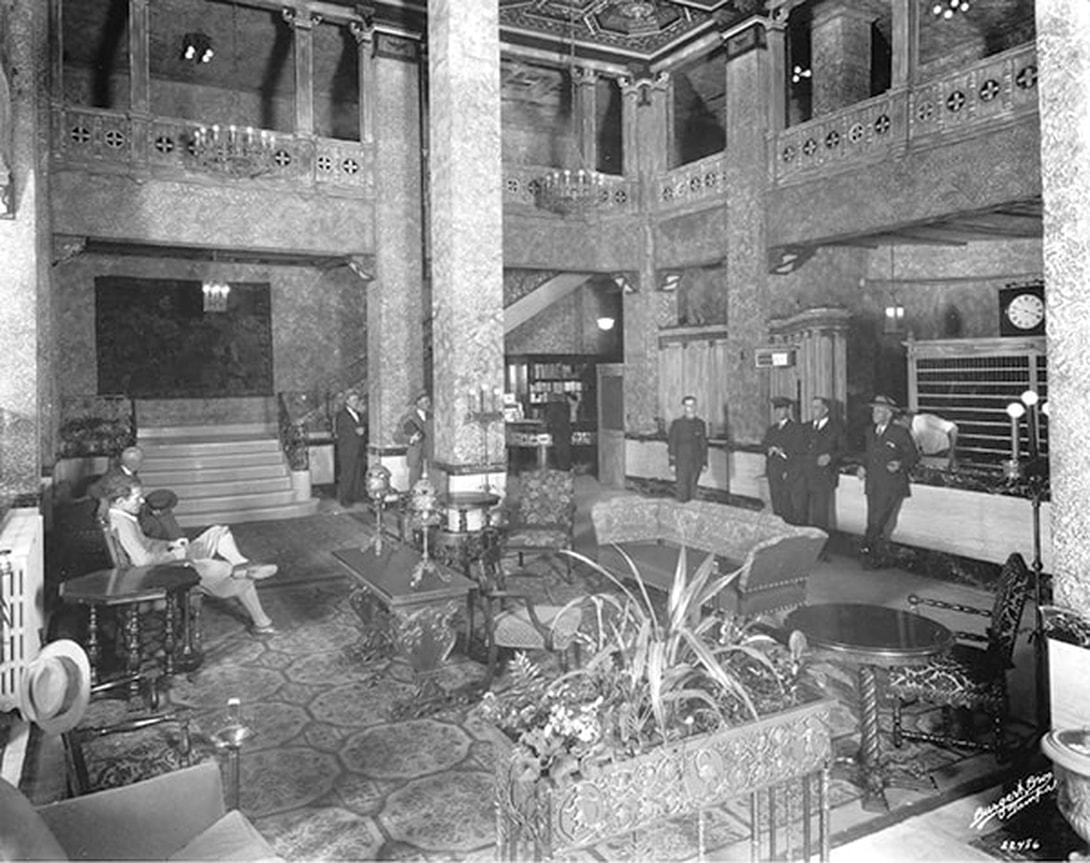 The Floridan Hotel lobby and check-in desk.